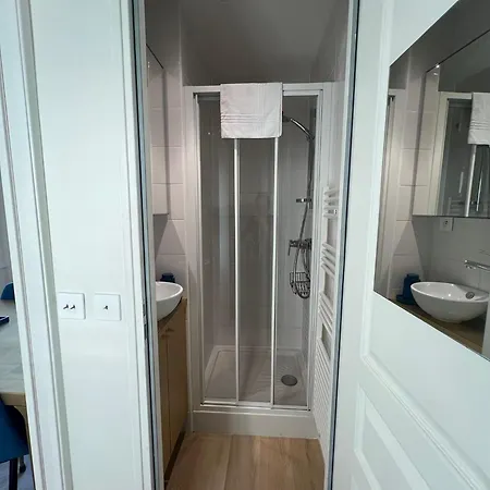 Le Carlton Front De Apartman