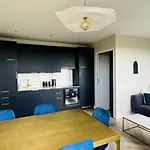 Le Carlton Front De Apartman