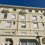 Le Carlton Front De Apartman