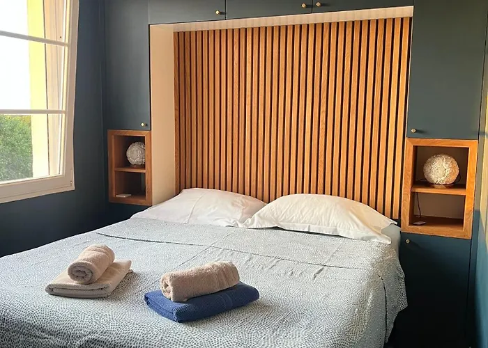 Le Carlton Front De Appartement